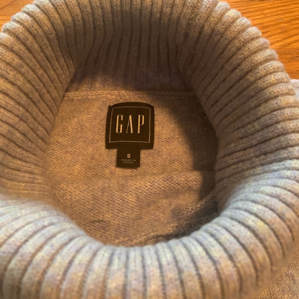 Gap sweater - Picture 5 of 6